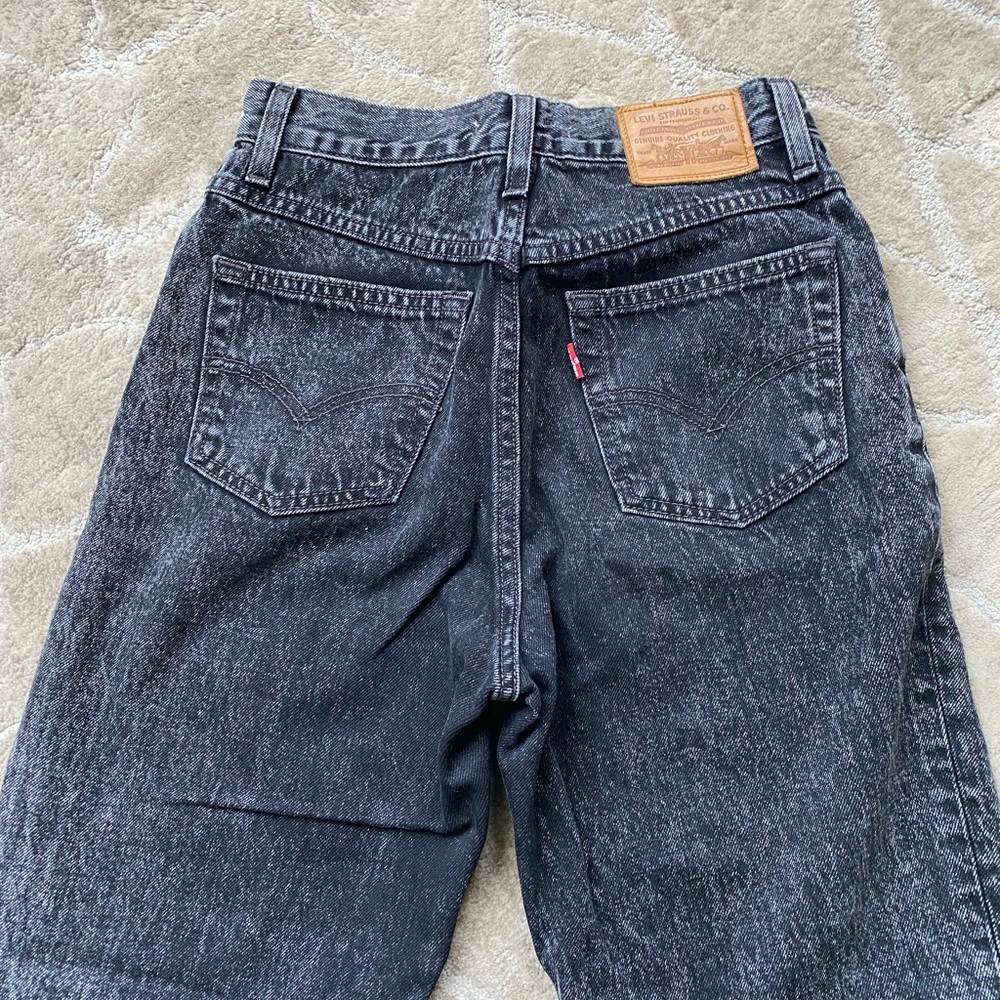Levi’s mom Jean size 24